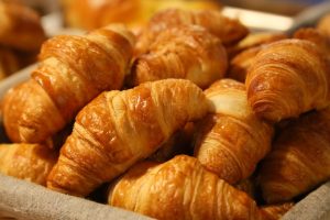 Comment choisir le meilleur fournisseur en viennoiserie surgelée pour votre boulangerie ?
