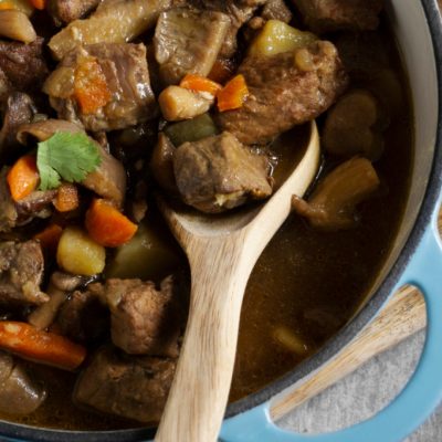 Pourquoi le navarin d'agneau traditionnel est le plat idéal pour le printemps ?