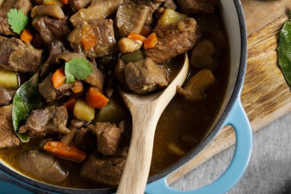 Pourquoi le navarin d'agneau traditionnel est le plat idéal pour le printemps ?