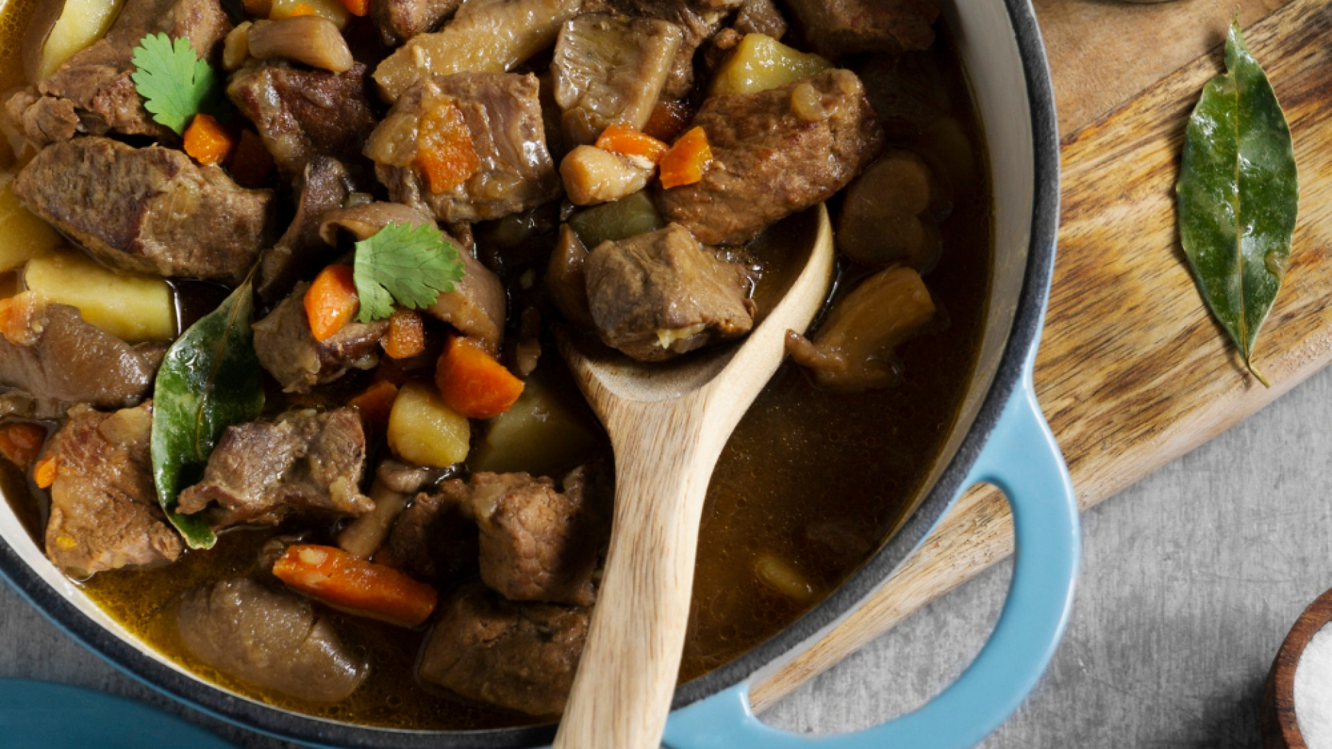 Pourquoi le navarin d'agneau traditionnel est le plat idéal pour le printemps ?